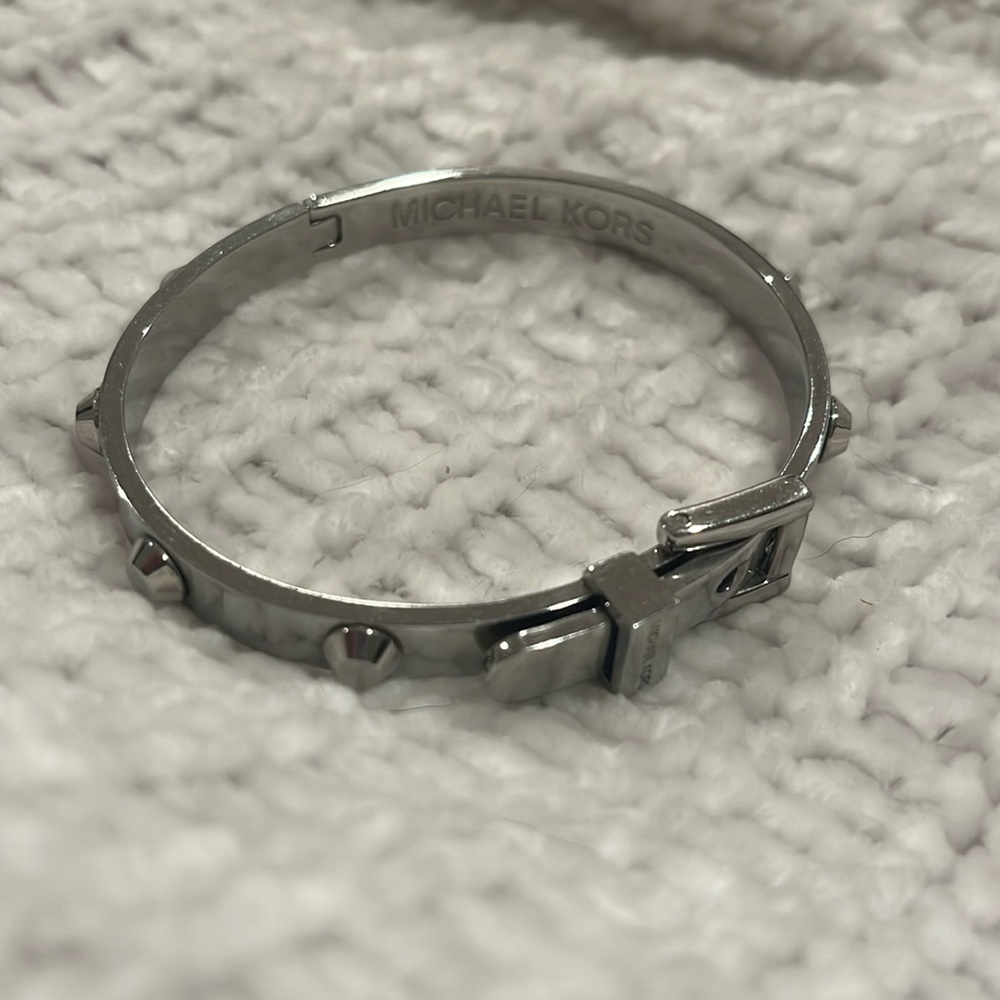MICHAEL KORS buckle bracelet
